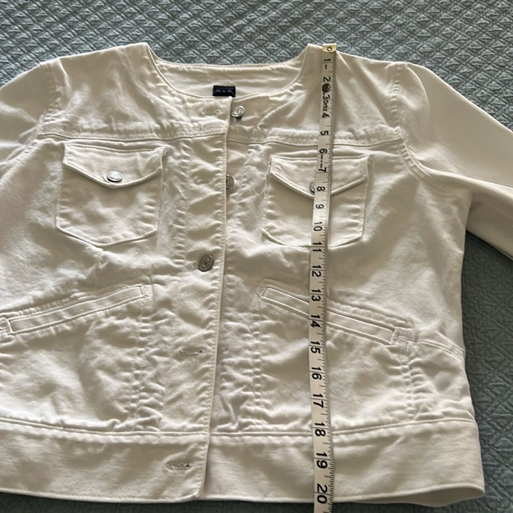 GAP Women's White Jean Jacket Size M - Picture 7 of 9
